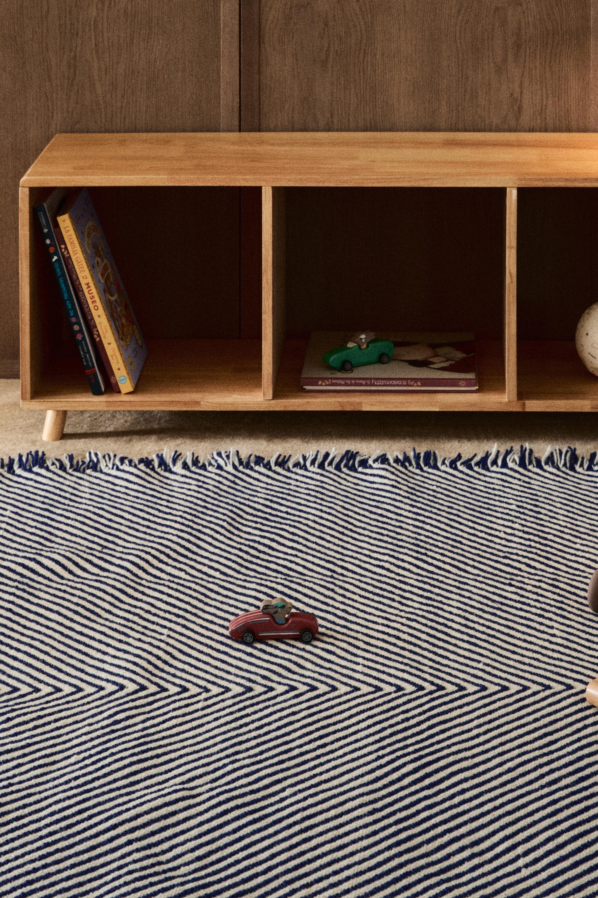 KIDS’ WOOL AREA RUG
